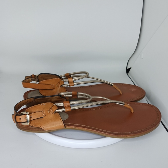 Coach - Picture 6 of 7